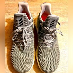 Adidas Men's Size 11 Alphaboost Silver Grey Three
Metallic Running Shoes